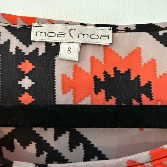 Moa Moa Top Geometric Small Pink Orange Satin - Picture 4 of 5